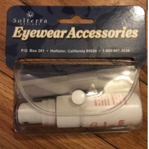 Solterra Accessories Eyeglass Cleaner & Cloth Kit Glasses Wipe Repair Spray Spec
